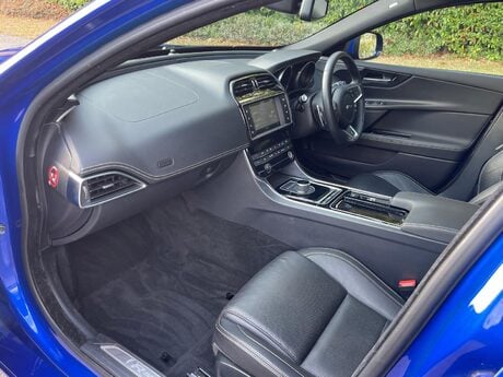 Jaguar XE 2.0i R-Sport Saloon 4dr Petrol Auto Euro 6 (s/s) (200 ps) 54