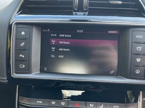 Jaguar XE 2.0i R-Sport Saloon 4dr Petrol Auto Euro 6 (s/s) (200 ps) 46