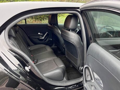 Mercedes-Benz A Class 1.3 A180 Sport (Executive) 7G-DCT Euro 6 (s/s) 5dr 29