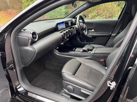 Mercedes-Benz A Class 1.3 A180 Sport (Executive) 7G-DCT Euro 6 (s/s) 5dr 22