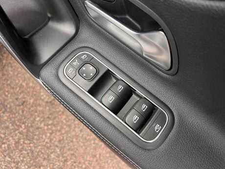 Mercedes-Benz A Class 1.3 A180 Sport (Executive) 7G-DCT Euro 6 (s/s) 5dr 41