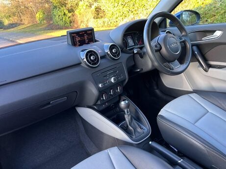 Audi A1 1.4 TFSI Sport S Tronic Euro 5 (s/s) 3dr 19