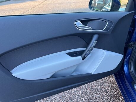 Audi A1 1.4 TFSI Sport S Tronic Euro 5 (s/s) 3dr 28