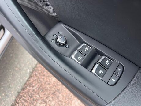 Audi Q3 1.4 TFSI S line S Tronic Euro 6 (s/s) 5dr 42