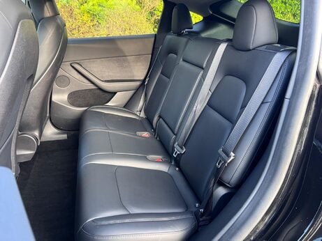 Tesla Model Y (Dual Motor) Long Range Auto 4WDE 5dr 26