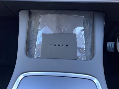 Tesla Model Y (Dual Motor) Long Range Auto 4WDE 5dr 83