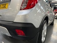 Vauxhall Mokka 1.6 Exclusiv 2WD Euro 5 (s/s) 5dr 31