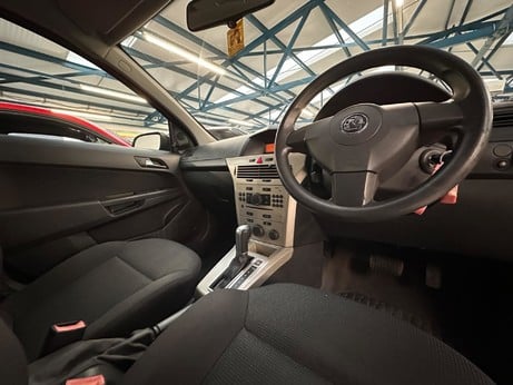Vauxhall Astra 1.8i 16v Life 5dr 30