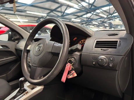 Vauxhall Astra 1.8i 16v Life 5dr 36