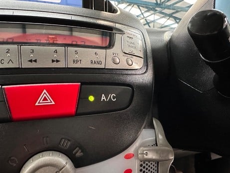 Toyota Aygo 1.0 VVT-i Move Euro 5 5dr 3