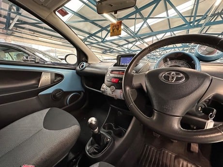 Toyota Aygo 1.0 VVT-i Move Euro 5 5dr 4