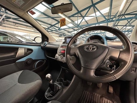 Toyota Aygo 1.0 VVT-i Move Euro 5 5dr 58