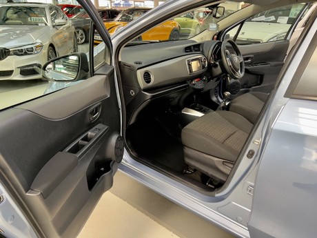 Toyota Yaris 1.33 Dual VVT-i Icon Plus Euro 5 5dr 26