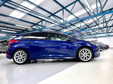 Ford Focus 1.0T EcoBoost ST-Line Euro 6 (s/s) 5dr 6