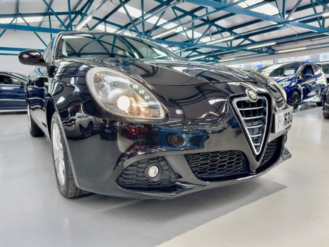 Alfa Romeo Giulietta 1.6 JTDM-2 Lusso Euro 5 (s/s) 5dr 15