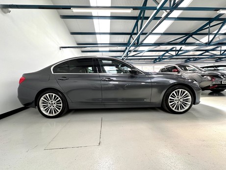 BMW 3 Series 2.0 320d Luxury xDrive Euro 5 (s/s) 4dr 23