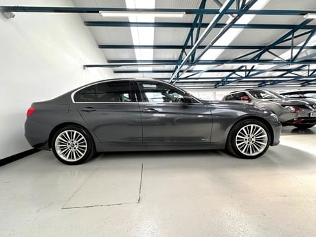BMW 3 Series 2.0 320d Luxury xDrive Euro 5 (s/s) 4dr 27