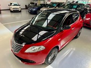 Chrysler Ypsilon 1.2 Black&Red Euro 5 (s/s) 5dr 1