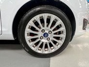 Ford Fiesta 1.0T EcoBoost Titanium Euro 5 (s/s) 5dr 10