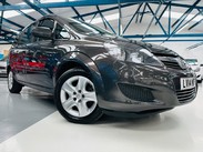 Vauxhall Zafira 1.8 16V Exclusiv Euro 5 5dr 3