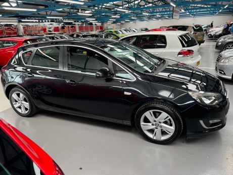 Vauxhall Astra 1.7 CDTi ecoFLEX SRi Euro 5 5dr 2