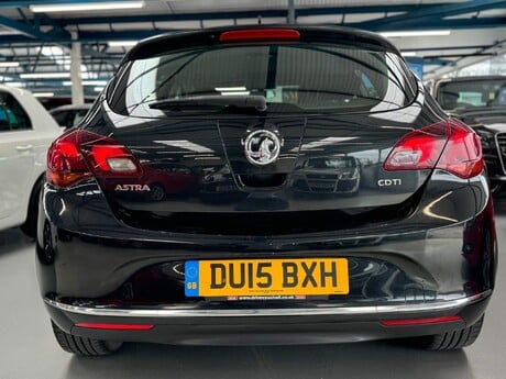 Vauxhall Astra 1.7 CDTi ecoFLEX SRi Euro 5 5dr 10