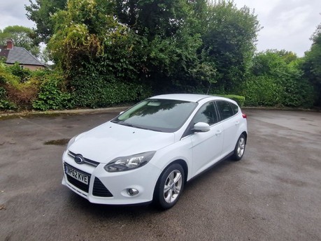 Ford Focus 1.0T EcoBoost Zetec Euro 5 (s/s) 5dr 1