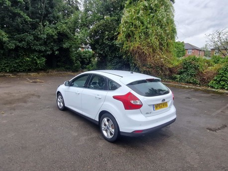 Ford Focus 1.0T EcoBoost Zetec Euro 5 (s/s) 5dr 6