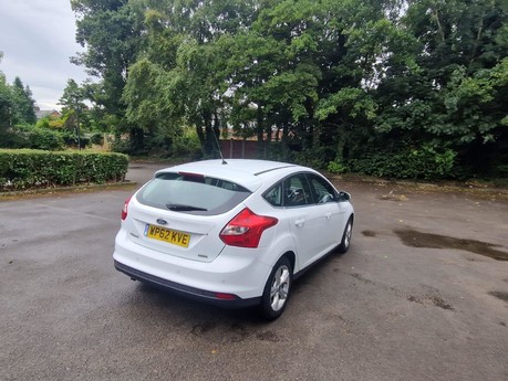 Ford Focus 1.0T EcoBoost Zetec Euro 5 (s/s) 5dr 7