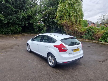 Ford Focus 1.0T EcoBoost Zetec Euro 5 (s/s) 5dr 2