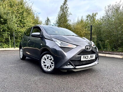 Toyota Aygo 1.0 VVT-i x-play x-shift Euro 6 5dr (Safety Sense)