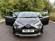 Toyota Aygo 1.0 VVT-i x-play x-shift Euro 6 5dr (Safety Sense) 4