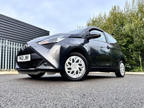 Toyota Aygo 1.0 VVT-i x-play x-shift Euro 6 5dr (Safety Sense) 14