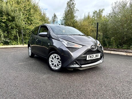 Toyota Aygo 1.0 VVT-i x-play x-shift Euro 6 5dr (Safety Sense) 16