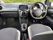 Toyota Aygo 1.0 VVT-i x-play x-shift Euro 6 5dr (Safety Sense) 62