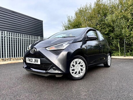 Toyota Aygo 1.0 VVT-i x-play x-shift Euro 6 5dr (Safety Sense) 69