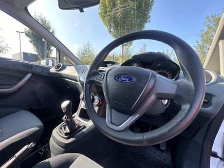 Ford Fiesta 1.4 Edge 5dr 14