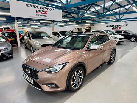 Infiniti Q30 2.2d Premium Tech DCT AWD Euro 6 (s/s) 5dr 3