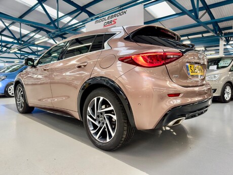 Infiniti Q30 2.2d Premium Tech DCT AWD Euro 6 (s/s) 5dr 8