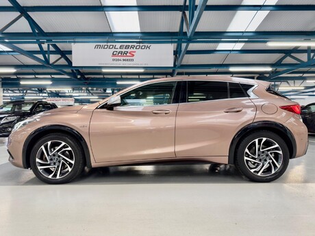 Infiniti Q30 2.2d Premium Tech DCT AWD Euro 6 (s/s) 5dr 10