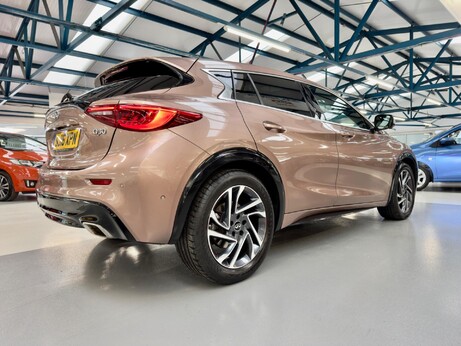 Infiniti Q30 2.2d Premium Tech DCT AWD Euro 6 (s/s) 5dr 15