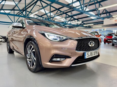 Infiniti Q30 2.2d Premium Tech DCT AWD Euro 6 (s/s) 5dr 23