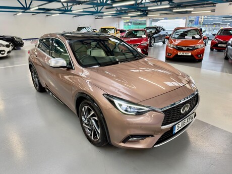 Infiniti Q30 2.2d Premium Tech DCT AWD Euro 6 (s/s) 5dr 24