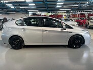 Toyota Prius 1.8 VVT-h CVT Euro 6 (s/s) 5dr 9