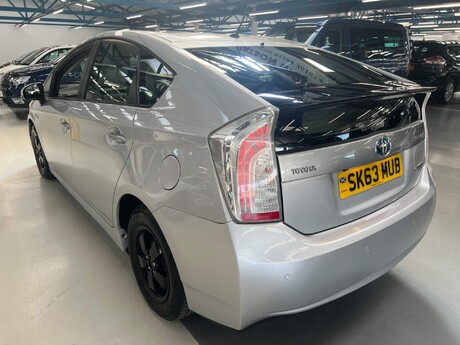 Toyota Prius 1.8 VVT-h CVT Euro 6 (s/s) 5dr 16