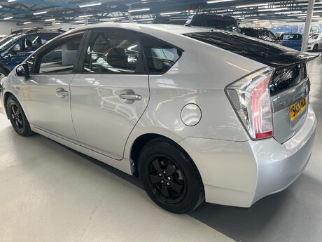 Toyota Prius 1.8 VVT-h CVT Euro 6 (s/s) 5dr 17