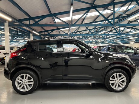 Nissan Juke 1.6 Acenta Euro 5 (s/s) 5dr 8