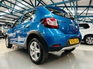 Dacia Sandero Stepway 0.9 TCe Laureate Euro 5 5dr 8