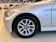 BMW 3 Series 2.0 320i SE Auto Euro 4 4dr 6