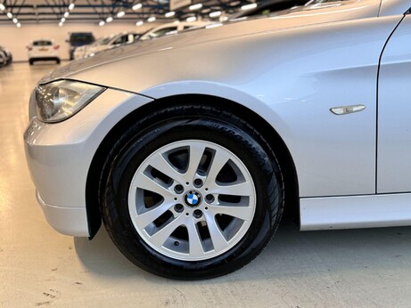 BMW 3 Series 2.0 320i SE Auto Euro 4 4dr 2